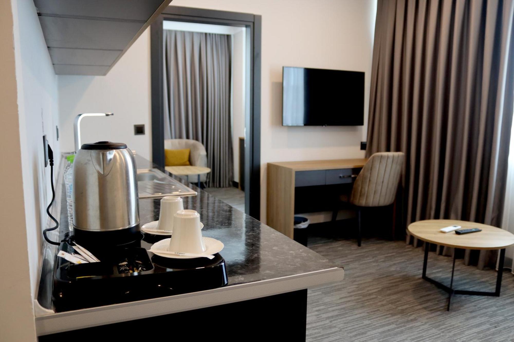 Home Plus Hotel Istanbul Exterior photo