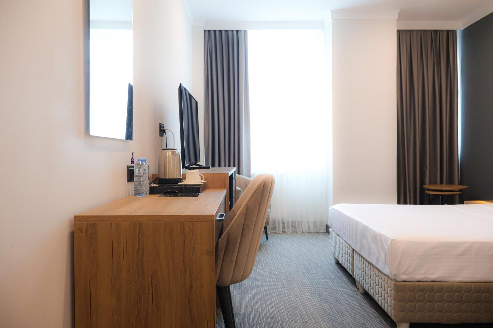 Home Plus Hotel Istanbul Exterior photo